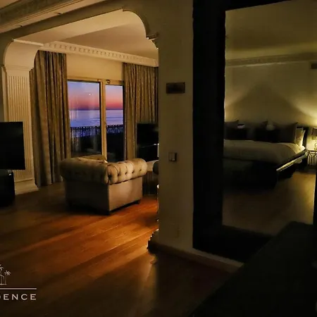 The By The House Bed and breakfast Marbella