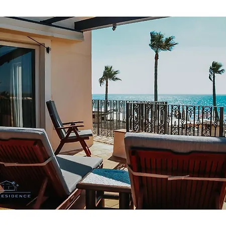 The By The House Frühstückspension