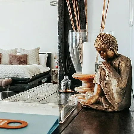 Couette-café The By The House 4*