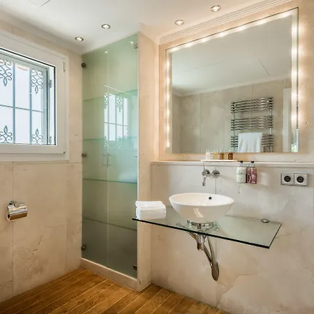 The By The House 4* Marbellac