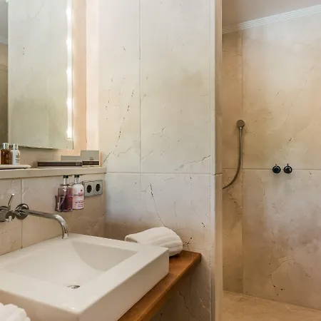The By The House Bed & Breakfast Marbella
