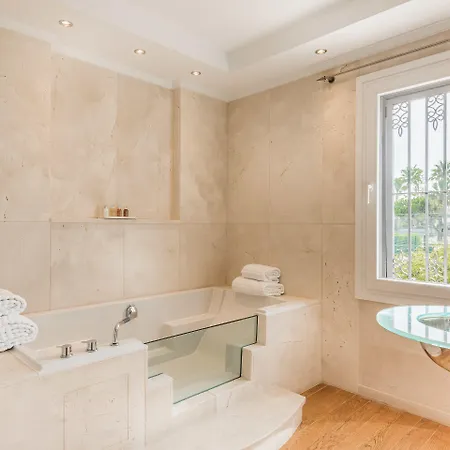The By The House Bed & Breakfast Marbella