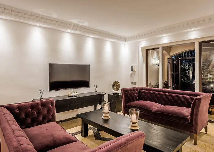 The By The House 4*
