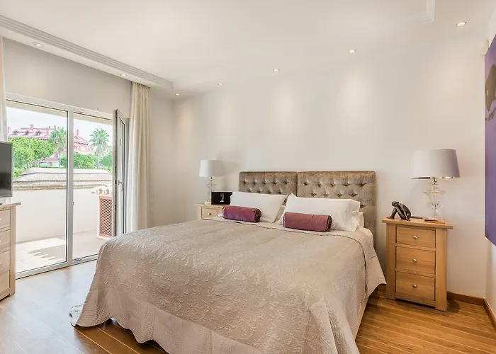 Bed & Breakfast The By The House