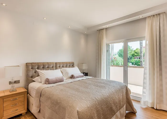 The By The House Bed & Breakfast