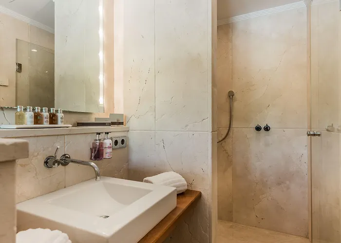 The By The House Bed & Breakfast Marbella