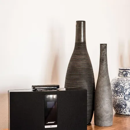 ベッド・アンド・ブレックファスト The By The House