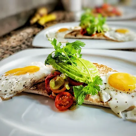 The By The House ベッド・アンド・ブレックファスト 4*