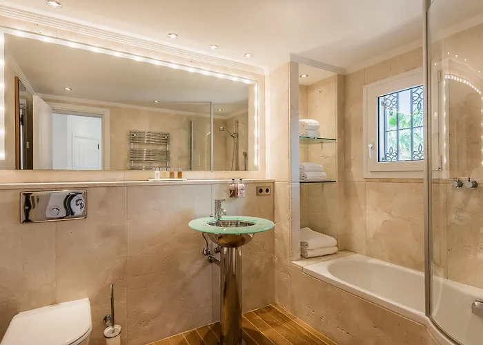 Bed & Breakfast The By The House