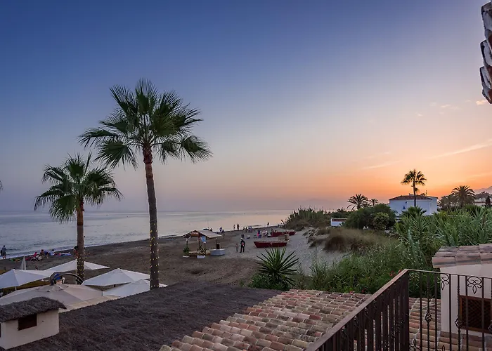 The By The House Bed & Breakfast 4*